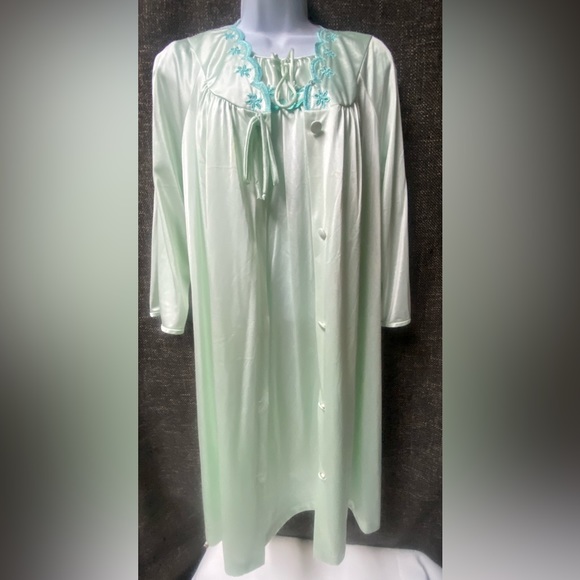 JC Penney Embroidered Gown Housecoat Set - Picture 1 of 16
